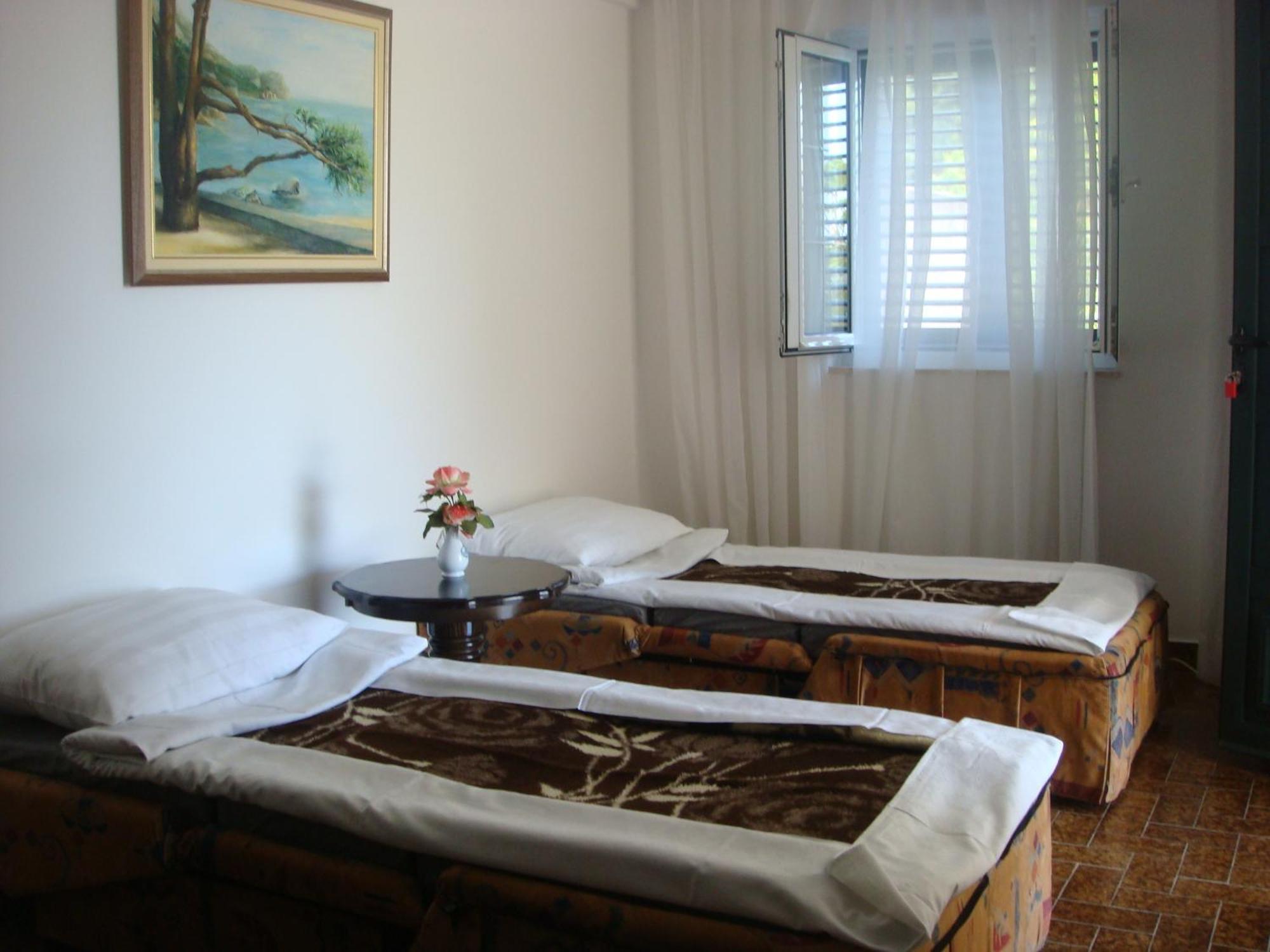 Dragovic * Sveti Stefan